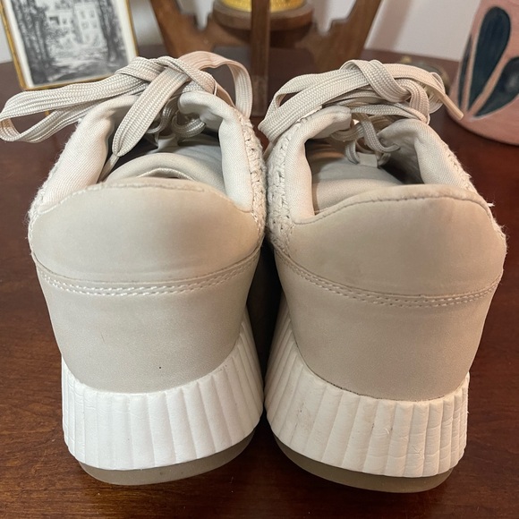 DV Dolce Vita Viral Women's Fay Sneaker Natural Lace-Up Sneakers Textured Fabric - Picture 4 of 14